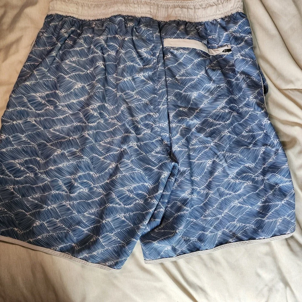 Vuori Board Shorts Men XL Blue Excellent Wave Print 4-Way Stretch V330